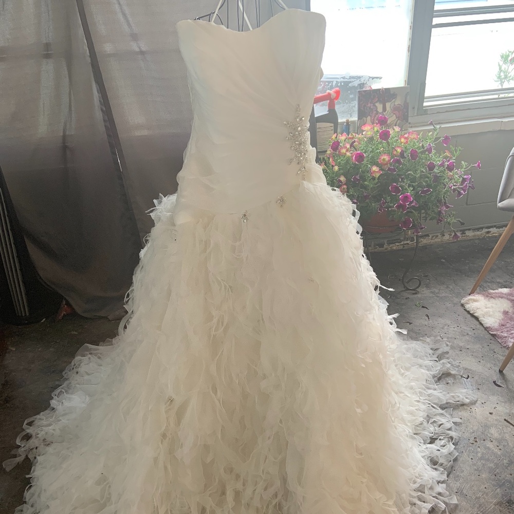 NWT wedding dress - NO alterations were done